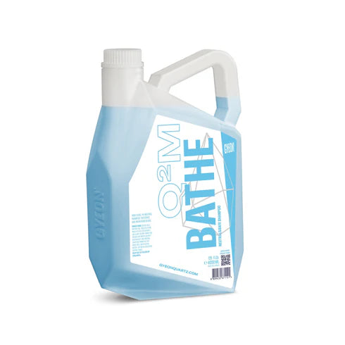 4L jug of GYEON Q²M Bathe, a slick, pH-neutral shampoo designed for safe maintenance washes and ceramic coating preservation.