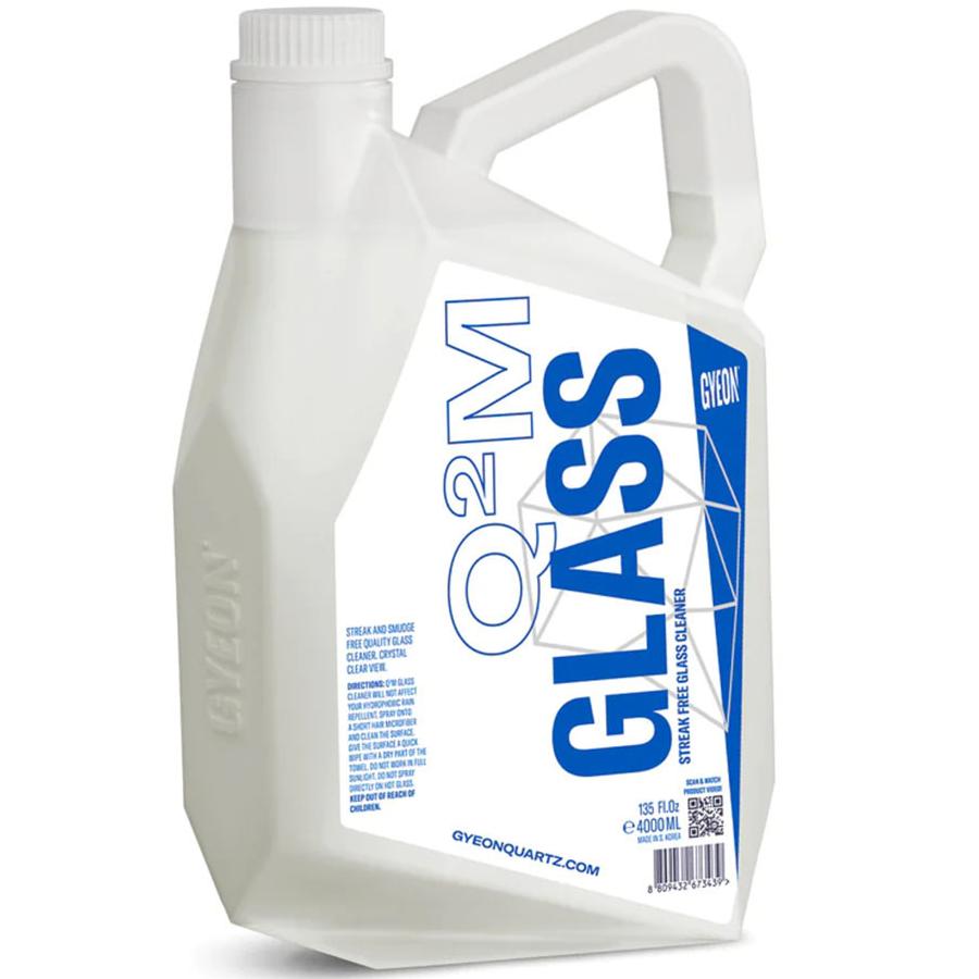 4L jug of GYEON Q²M Glass for safe and effortless cleaning of automotive glass surfaces.