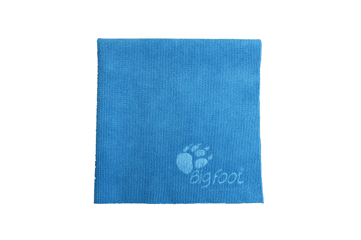 Rupes Premium Microfiber cloth shown in blue with short knap, ideal for removing compound and polish residues.