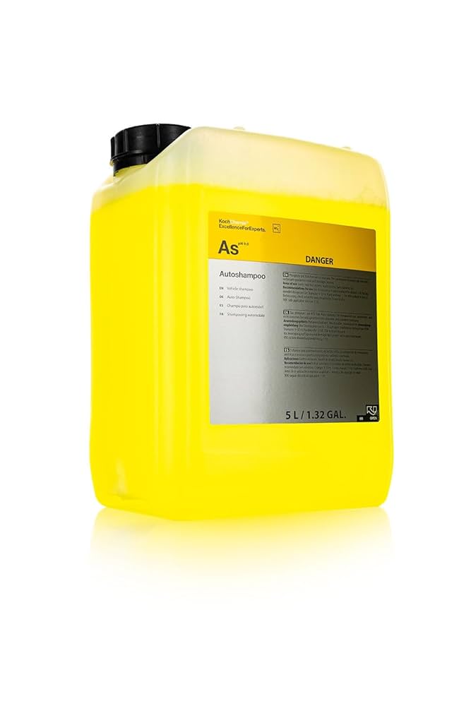 Koch-Chemie Autoshampoo, phosphate and NTA-free car shampoo for gantry systems and hand washing, mild yet thorough cleaning.