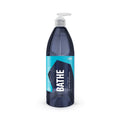 1L bottle of GYEON Q²M Bathe shampoo for gentle vehicle washing and maintaining paint protection.