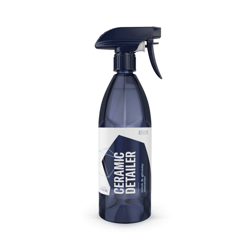 1L bottle of GYEON Q²M Ceramic Detailer, a quick detailer that enhances gloss, slickness, and hydrophobic effect.