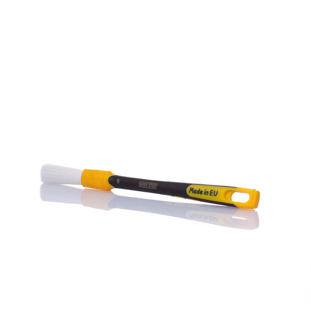 Work Stuff DETAILING BRUSH RUBBER ALBINO with a non-slip rubber grip for better handling during precise detailing tasks.