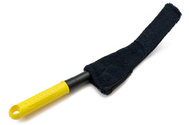 Autofiber Barrel Blade wheel brush with Dreadnought medium scrub cover for effective, safe wheel cleaning.