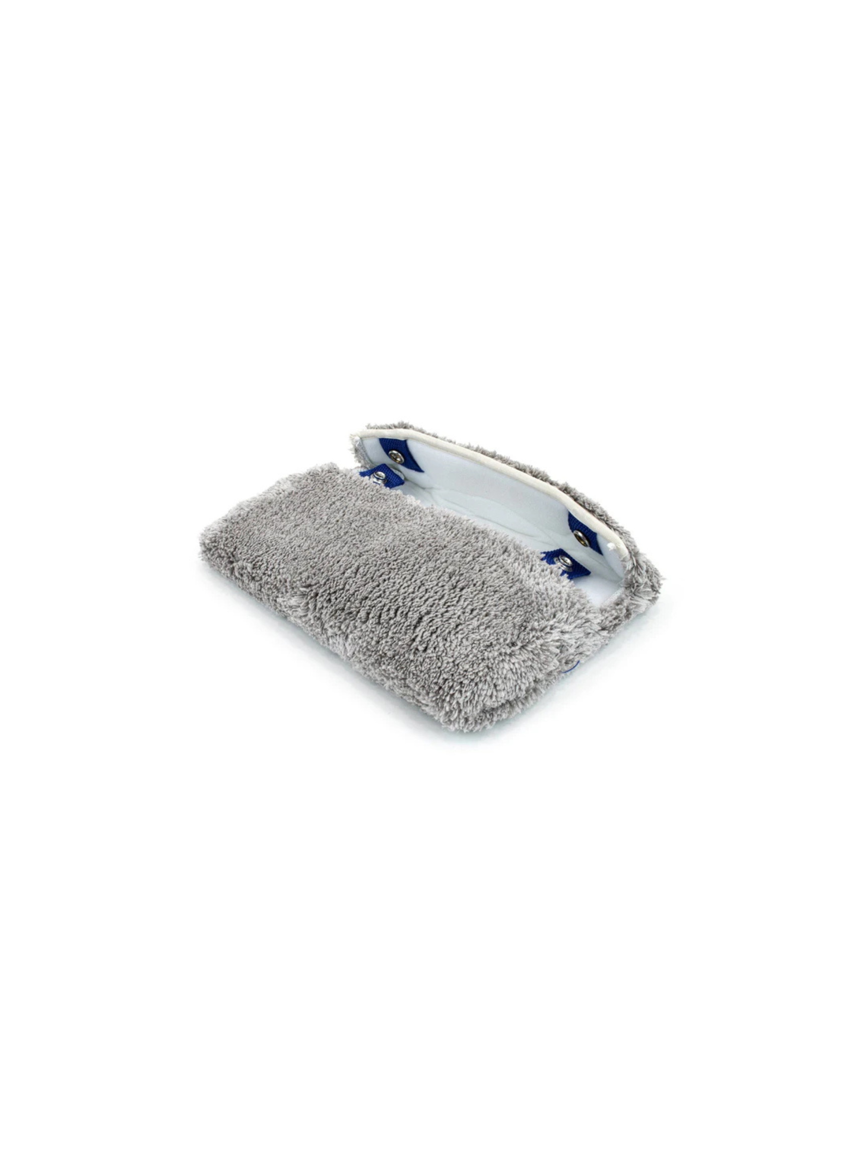 AutoFiber Gray Mitt on a Stick Refill Microfiber Cover Plush, ideal for extended reach cleaning and detailing.